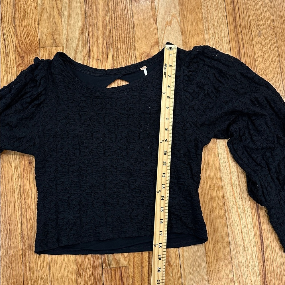 Free people, black top, poofy sleeves, lined torso, size large, open back - Picture 5 of 9